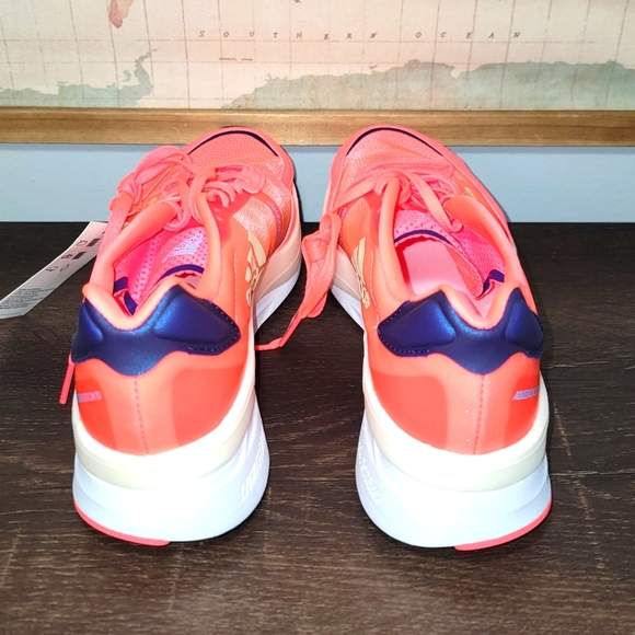 BRAND NEW Adidas Adizero Boston 10 Women's Size 8.5 - Picture 4 of 5